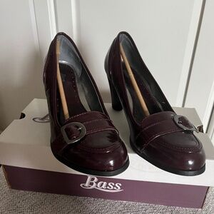 Dress shoe
